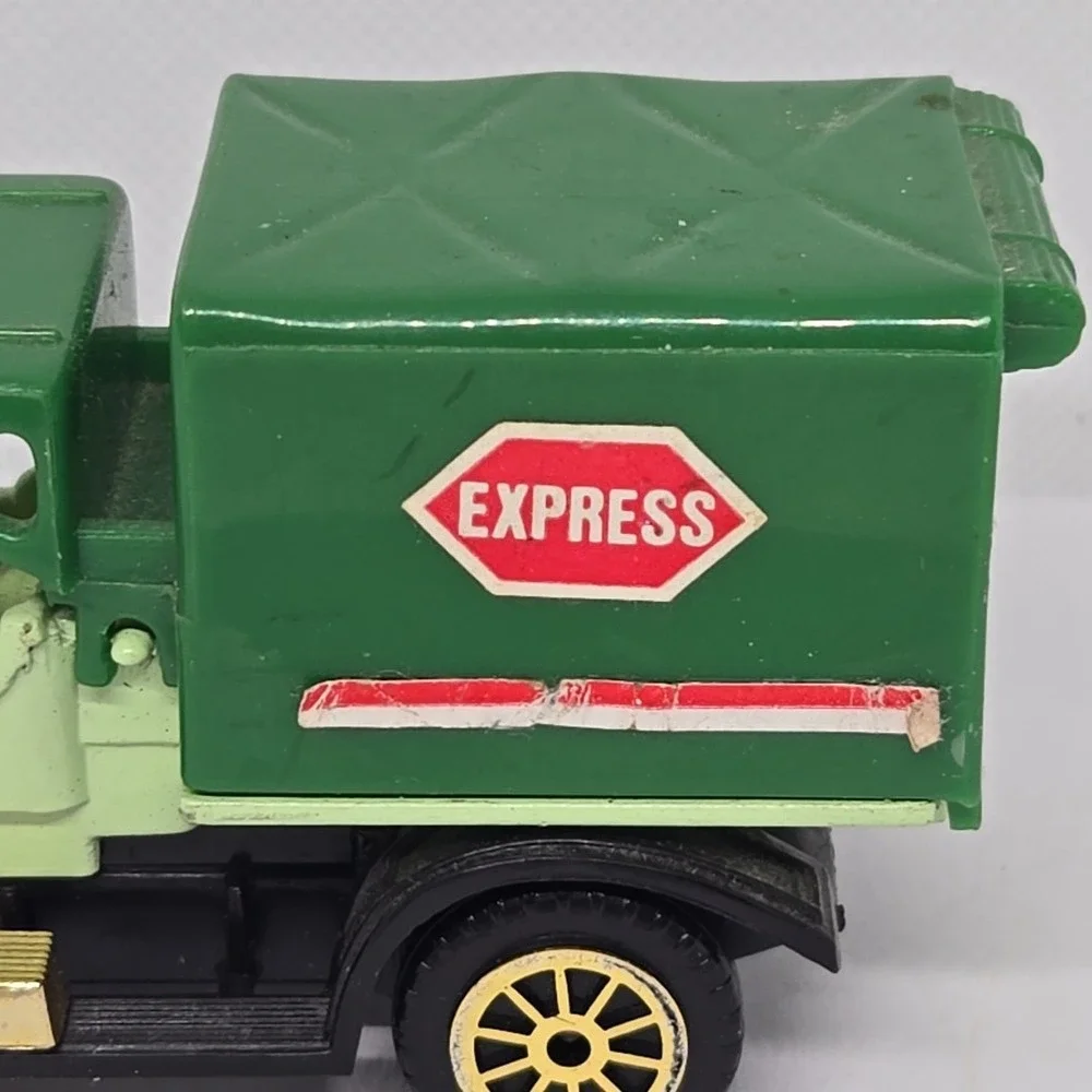 Hong-Kong No 504‎ Crossley Truck 1918 Advertising Express L 10 cm